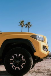 e系列汽车性能如何？这些性能特点对驾驶体验有何影响？