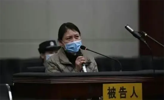 抖音上的女主播模仿劳荣枝直播，抖音平台回应