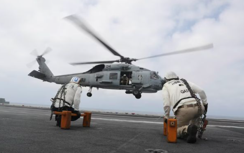 美媒体曝光南海两架美军机坠机案新发展：美海军已经开始搜救行动