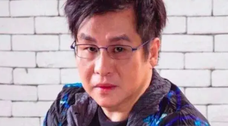 民航局出新规对郑智化的“连滚带爬”作出了新的回应