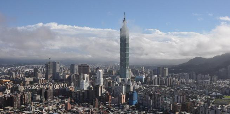 中国媒体对石破茂的抨击高市早濑漫画：神情微妙，时而含笑时而点头