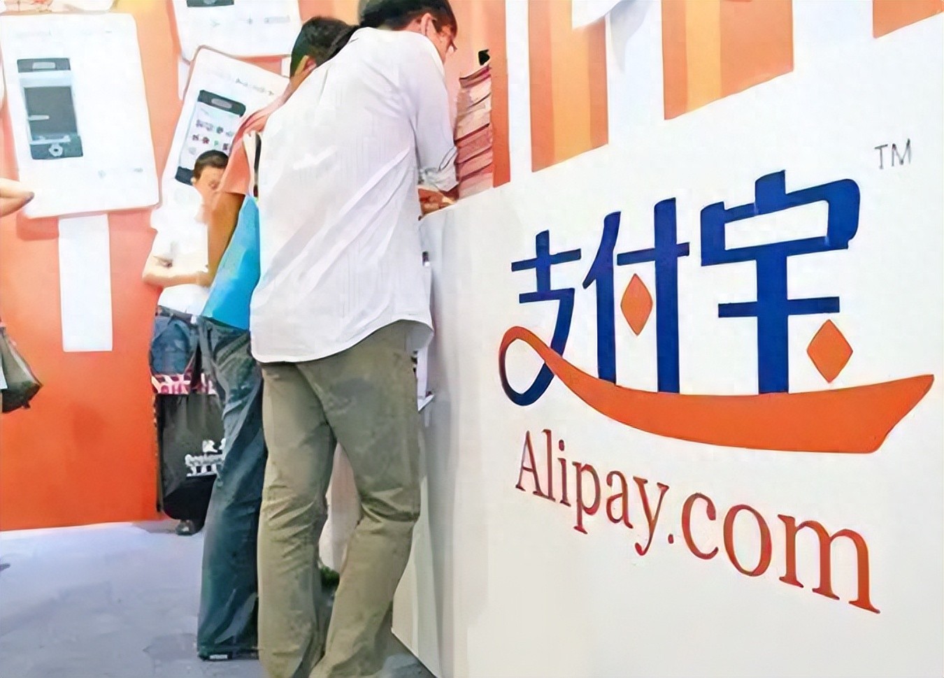 四川一男子用花呗和借呗从未逾期，但当他把花呗还清后，一查额度，整个人都傻了