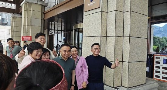 林园成茅台股东大会“顶流”，杨德龙回应缺席原因 第1张